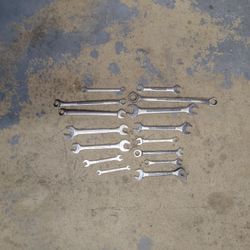 Assortment Of Wrenches  Craftsman/ S-klectrolite
