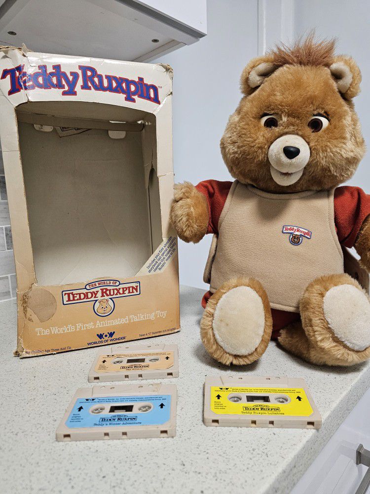 Original Teddy Ruxpin from 1980s