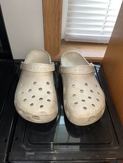 White Crocs! Read Below ⬇️ 