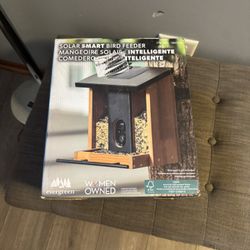 Solar Smart Bird Feeder