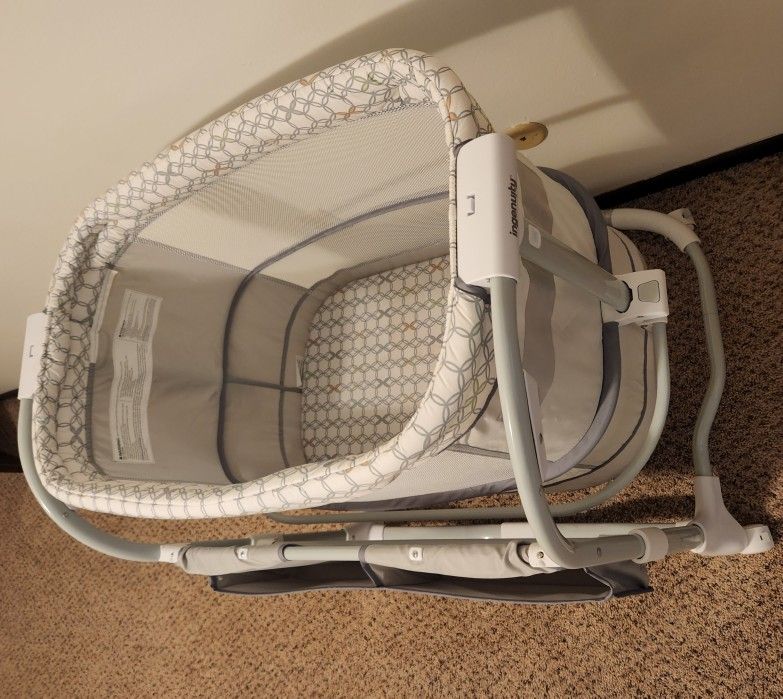 Very Nice Baby Crib ๐ถ