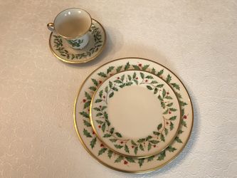 Lenox Holiday “Dimension” Collection China - 4 Piece Place Settings
