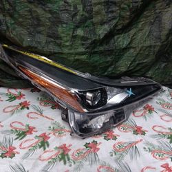 2019-22 Chevy Toyota Prius Right Headlight Regular 