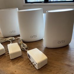 Netgear Orbi RBR20 Mesh Wi-Fi Router + 2 RBS20 Satellites Bundle 