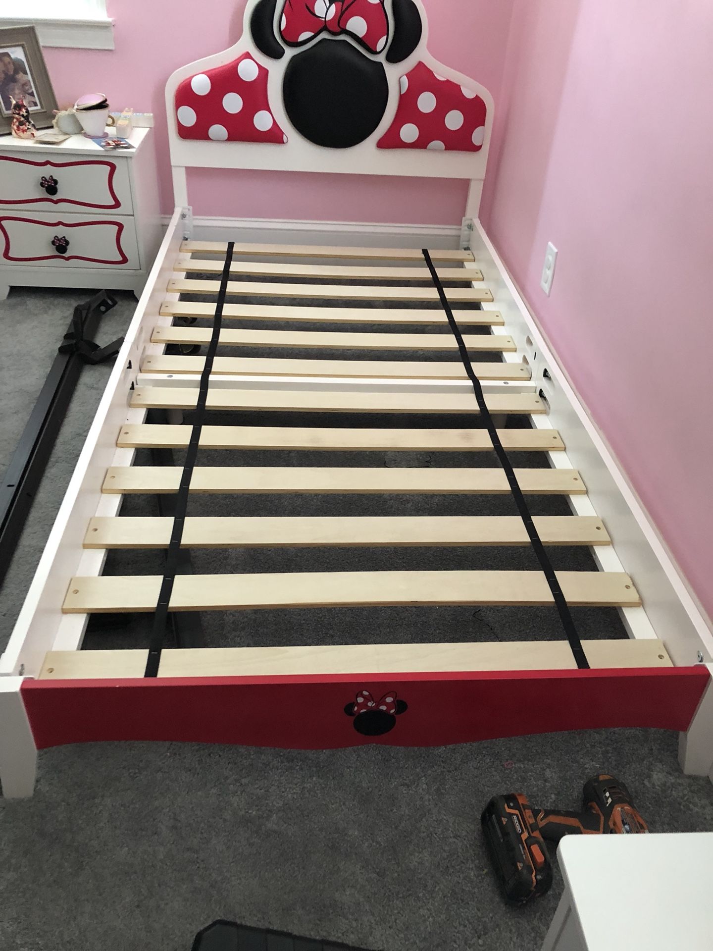 Minnie mouse twin bed frame deals