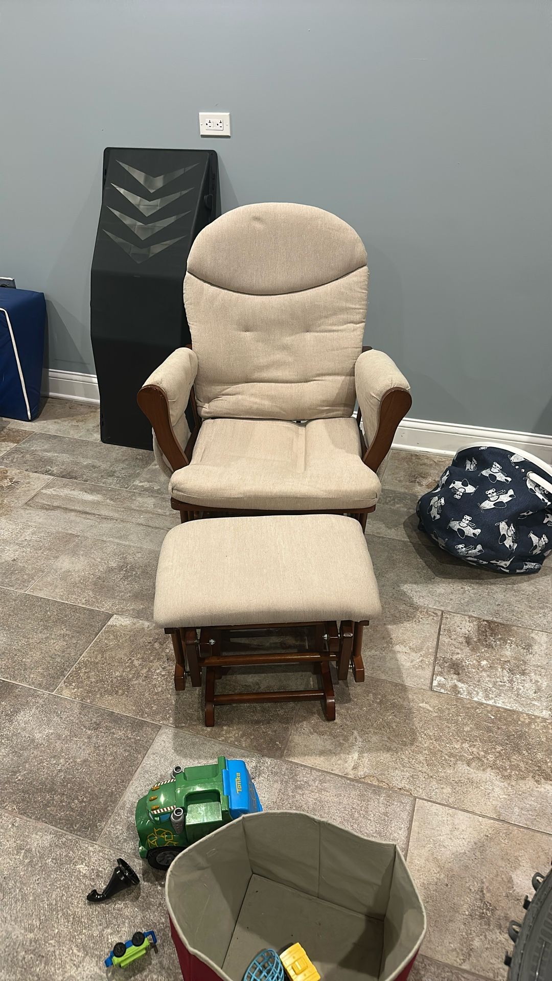 Nursing Chair With Footstool