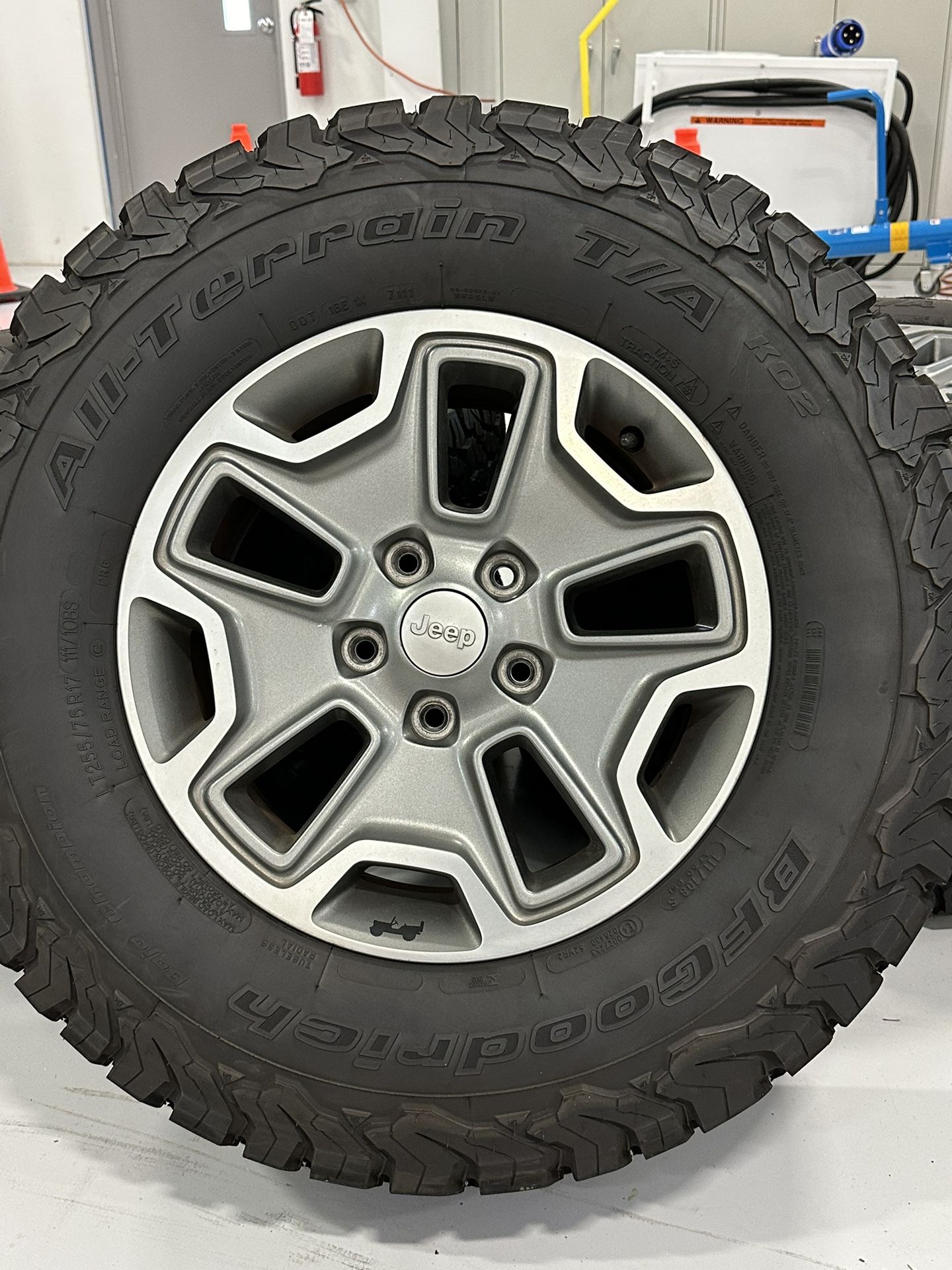Jeep wrangler JK Tires/Wheels (Pending)