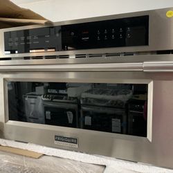 Frigidaire Professional Built In Microwave In Stainless Steel New Open Box