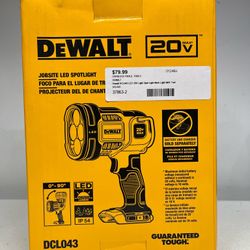 New DEWALT DCL043 20V MAX LED Spot Light Long-range Jobsite Work Light TOOL ONLY