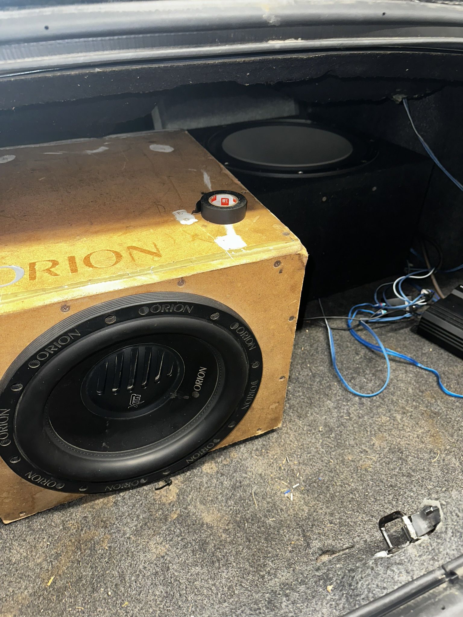 12”&15” sub amp and wires 