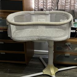 Halo Bassinest Bassinet Swivel Sleeper
