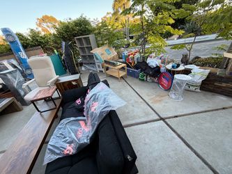 Garage sale! Today!