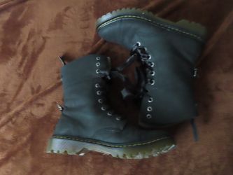 Dr. Martens Womens Yuba Black Leather Round Toe Mid Calf Lace Up Combat Boots 10 for Sale in Mustang Ridge TX OfferUp