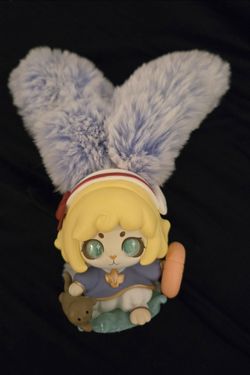 Cup rabbits Figure