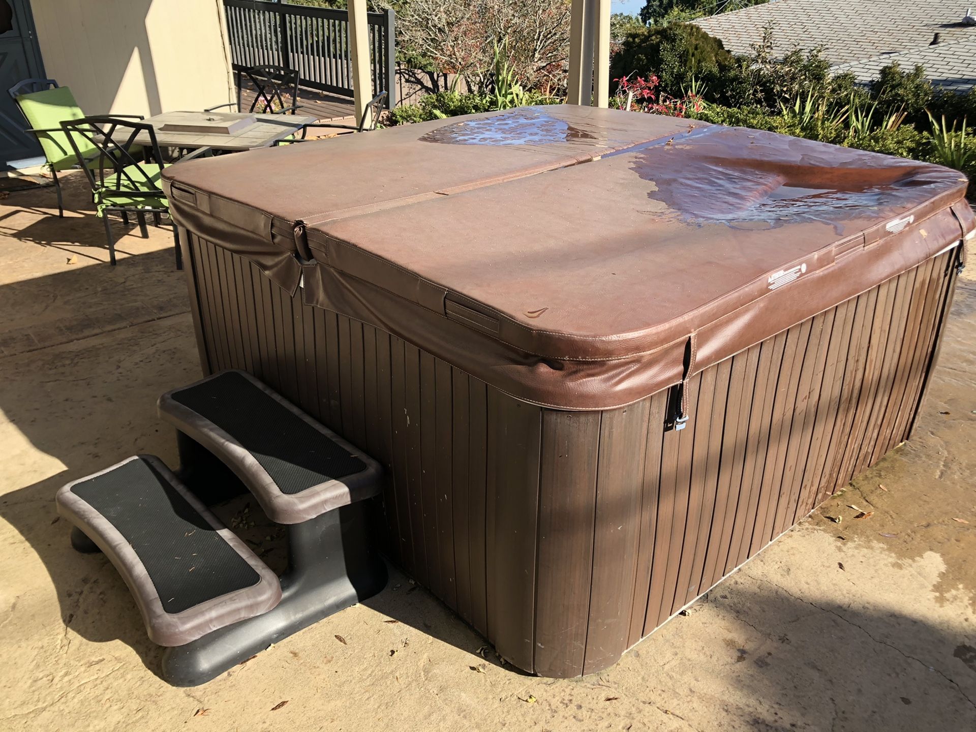 Sundance hot tub for Sale in Seattle, WA OfferUp