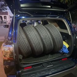 Bridgestone Dueler H/T 265/70R17