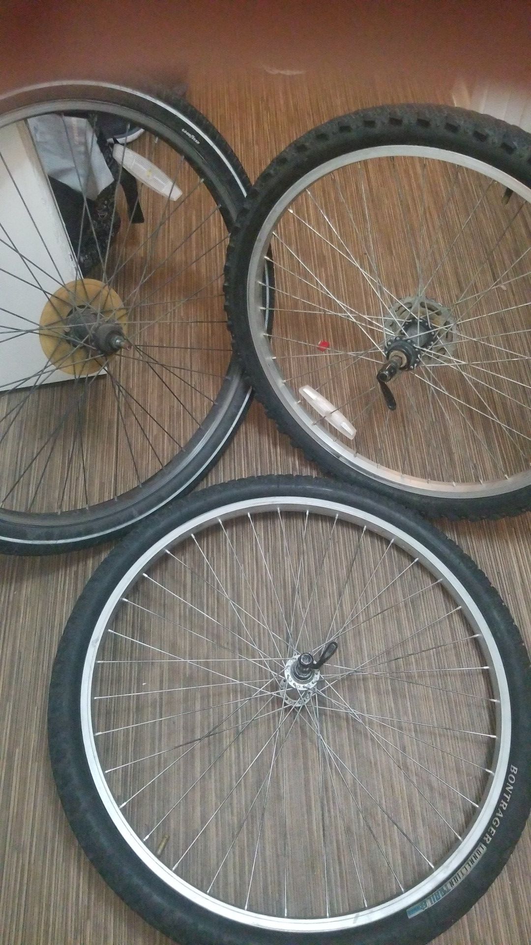 Bicycle wheels & tires.