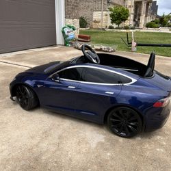 Tesla Model S for Kids by Radio Flyer