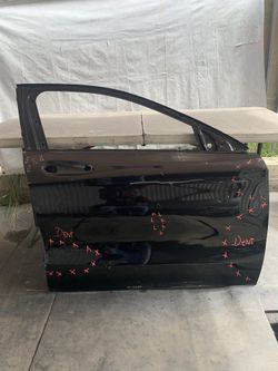 2013-2016 MERCEDES ML350 RIGHT FRONT DOOR OEM