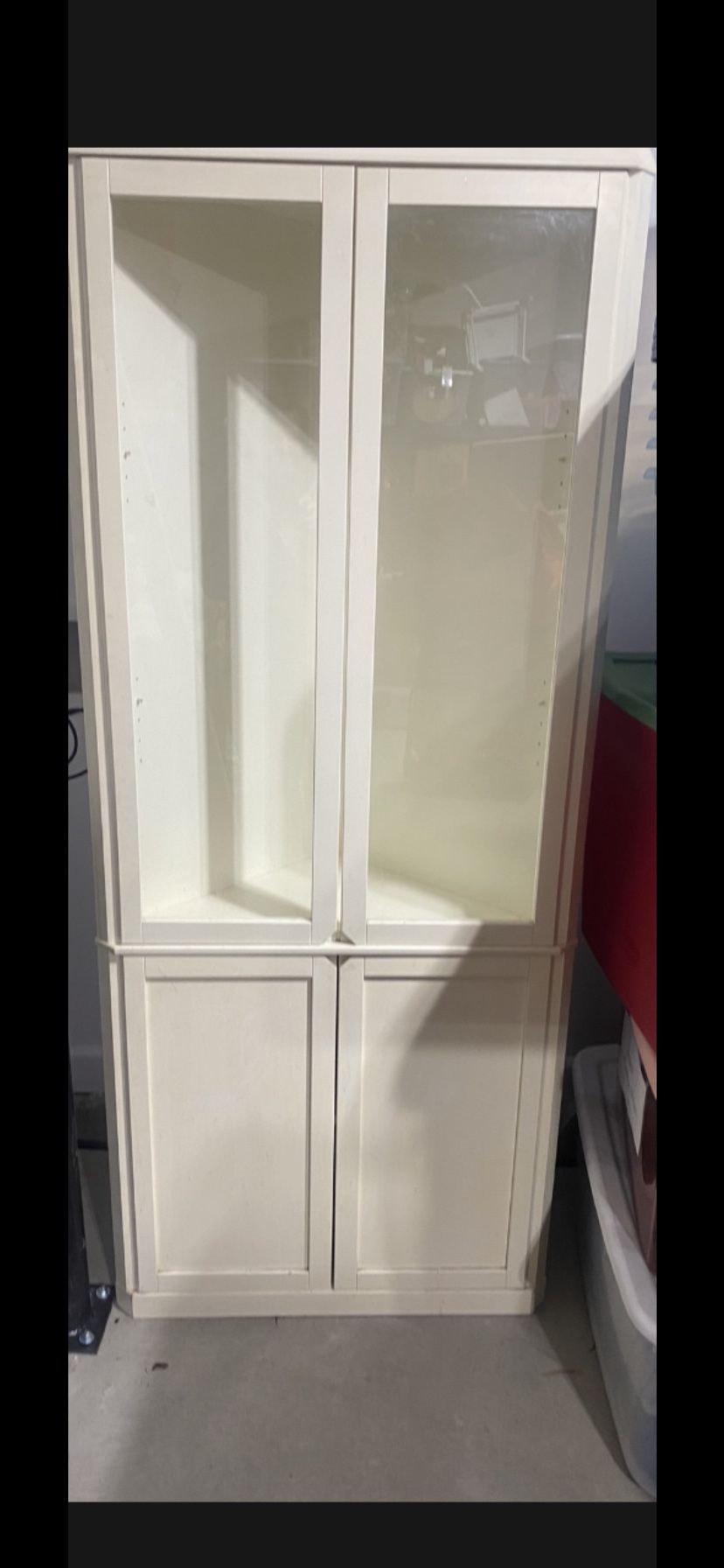 Corner unit display cabinet with 2 glass shelves 