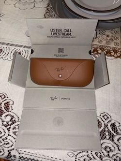 Ray-Ban Meta Smart Glasses with Case