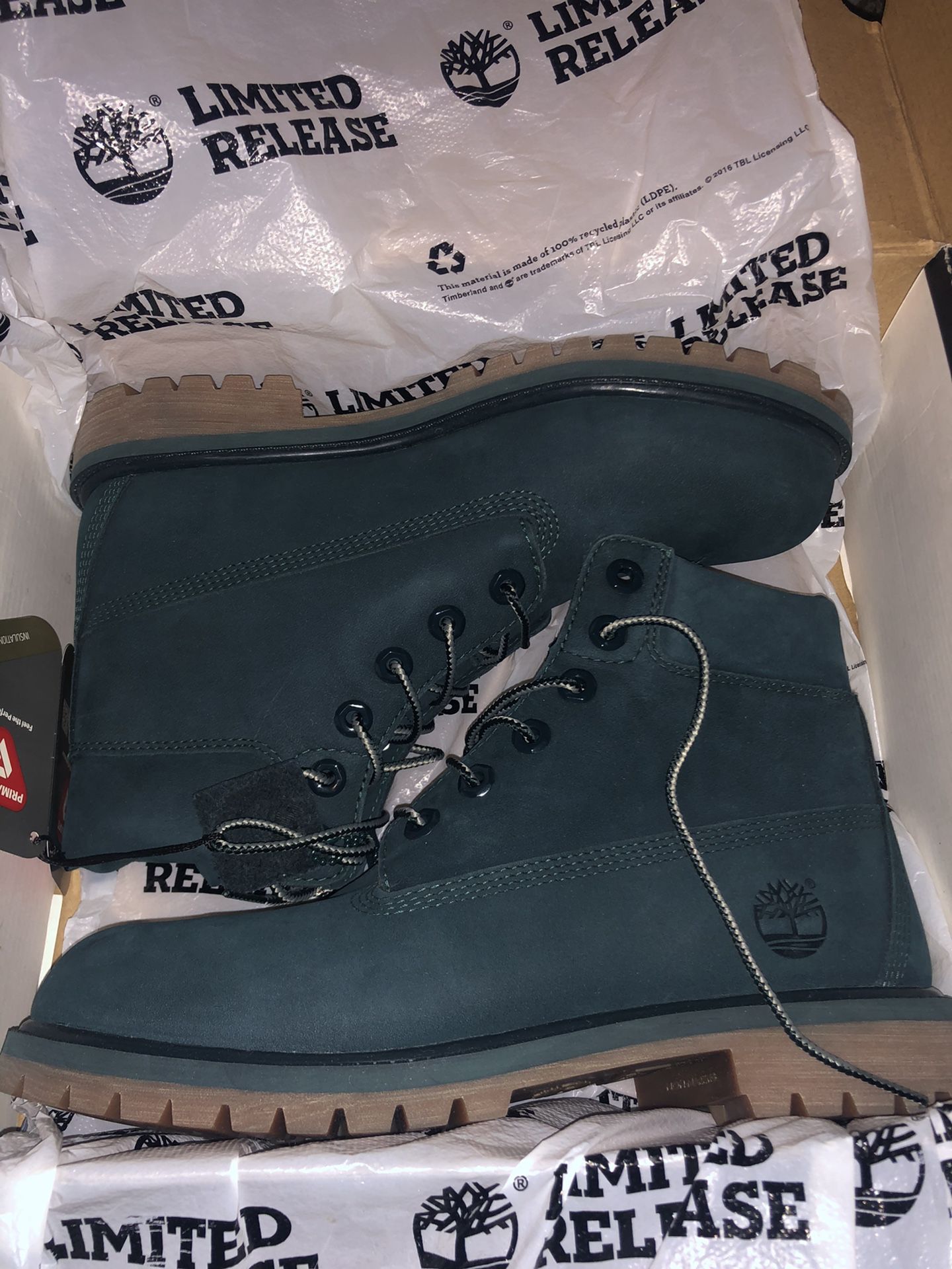 Timberlands dark green 6.5 size perfect condition never worn $25