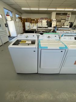 Samsung Set 4.5 Cu Ft Washer and Dryer Gas 7.4 Cu Ft Capacity