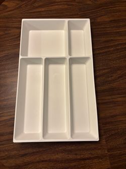 Flatware organizer tray