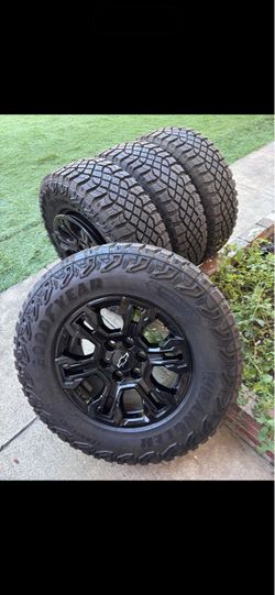 Chevy Silverado ZR2 wheels like new all