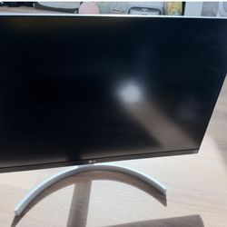 LG 27UL550 - W 4K IPS Monitor