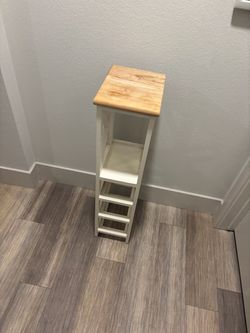 White and Natural Wood X-Brace Pedestal Stand