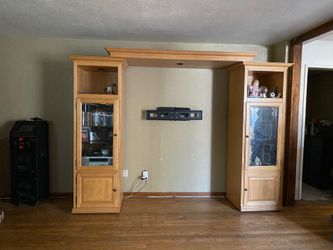 Entertainment center