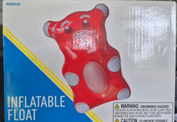 New pool float