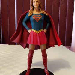 Supergirl Statue 12.5" (DC collectible)