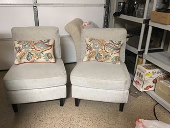 Accent chairs