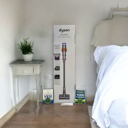 6539472 Dyson V15 Detect Extra Cordless Vacuum with 10 accessories 