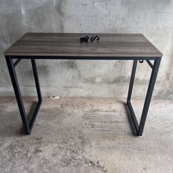 Small Computer Desk