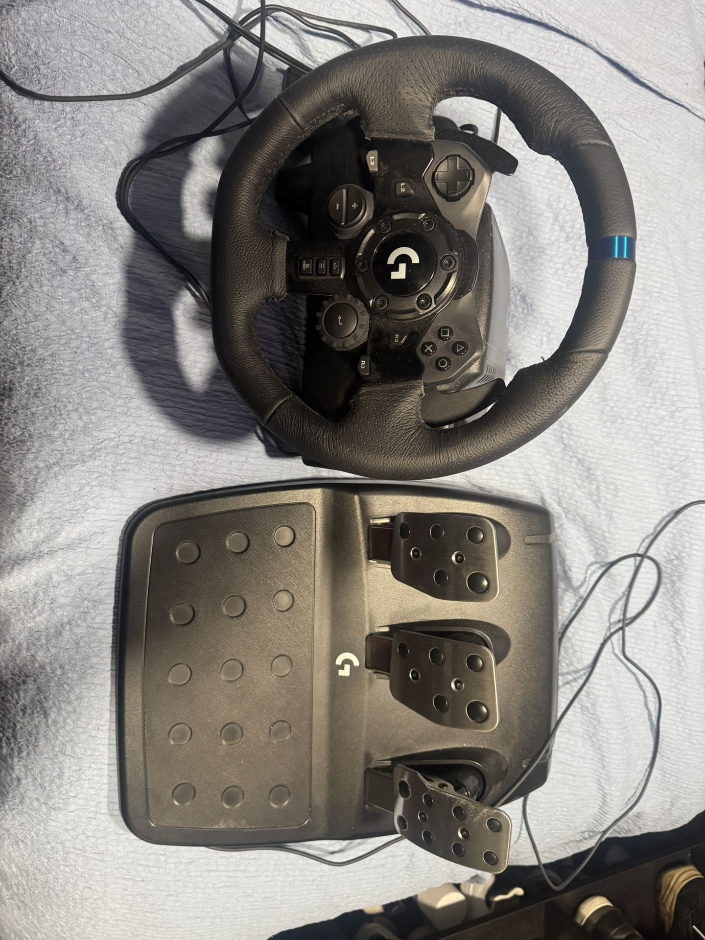 Logitech RACING WHEEL and Pedals G923