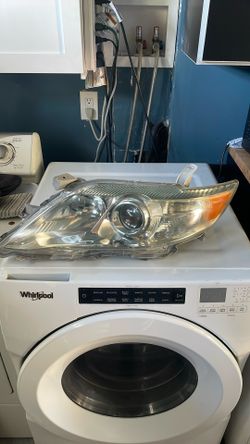 2010-11 Camry Headlight