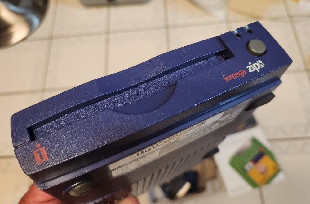Iomega Zip 100 Parallel Port External Drive 100MB Portable Model 10011