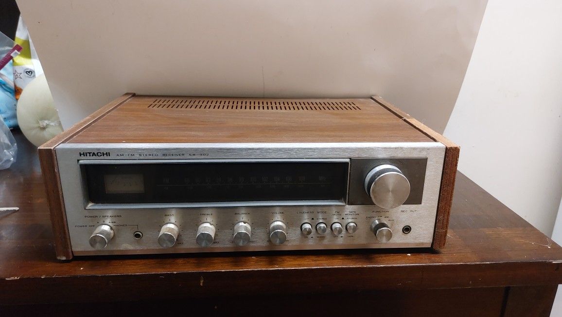 Hitachi SR-302 AM-FM Stereo Receiver Parts Only