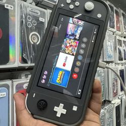   NINTENDO SWITCH LITE 