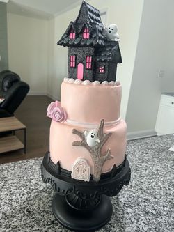 Resin Halloween cake decoration