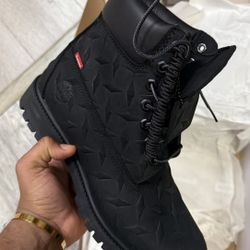SUPREME TIMBERLAND BOOTS Size 8