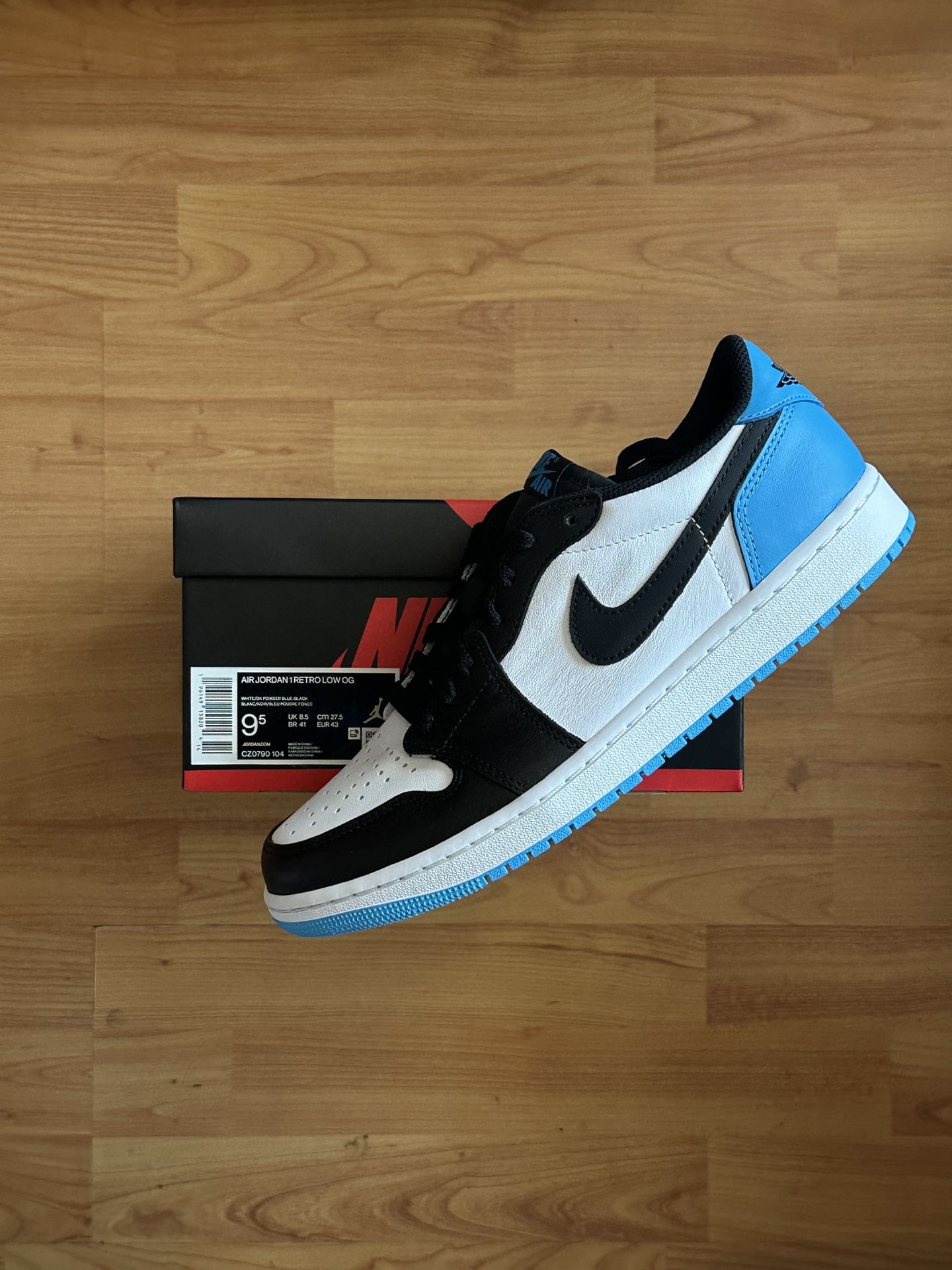 Jordan 1 OG Low UNC Powder Blue Size 9.5