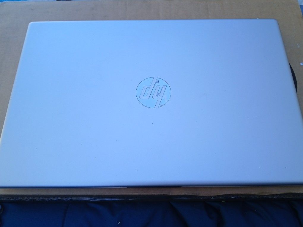 HP LAPTOP 200