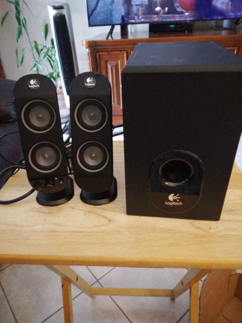 Logitech Computer Subwoofer and Speakers X230 Model