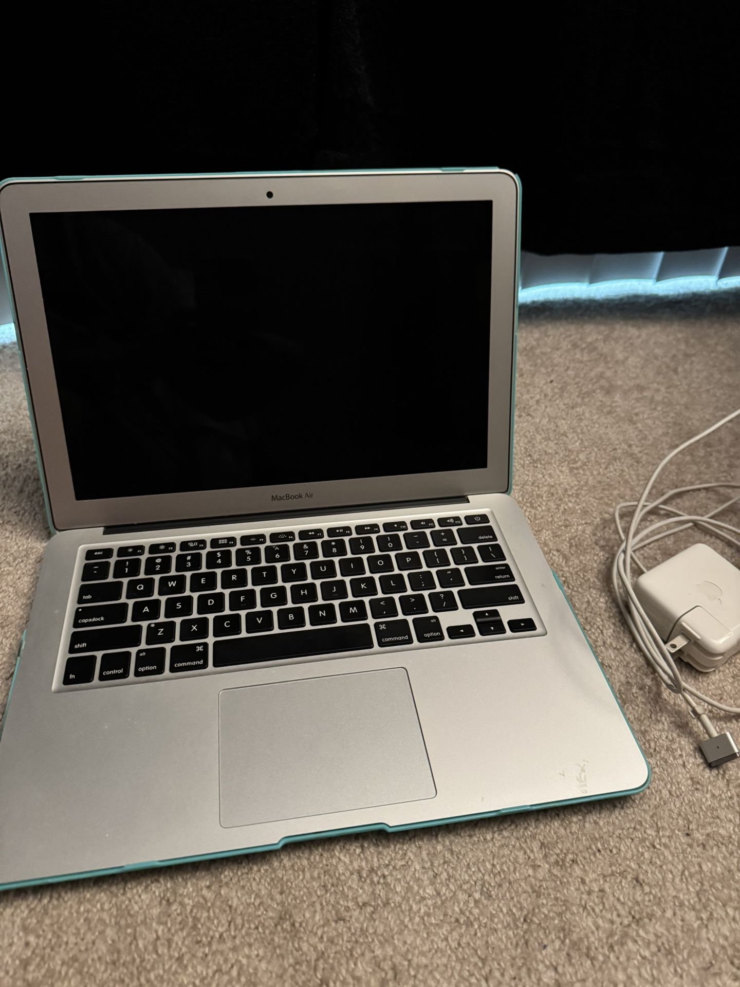 MacBook Air 13” MacOS 10.14.6 For Sale