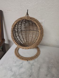 Hanging egg chair for pet