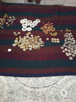 More than 200 international coins Euros and Canadian